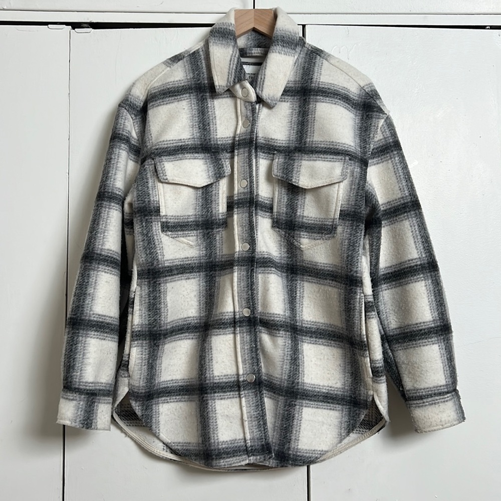 Abercrombie Plaid Shacket size M White and Black